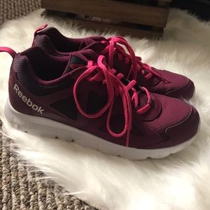 Women’s Reebok Shoes!